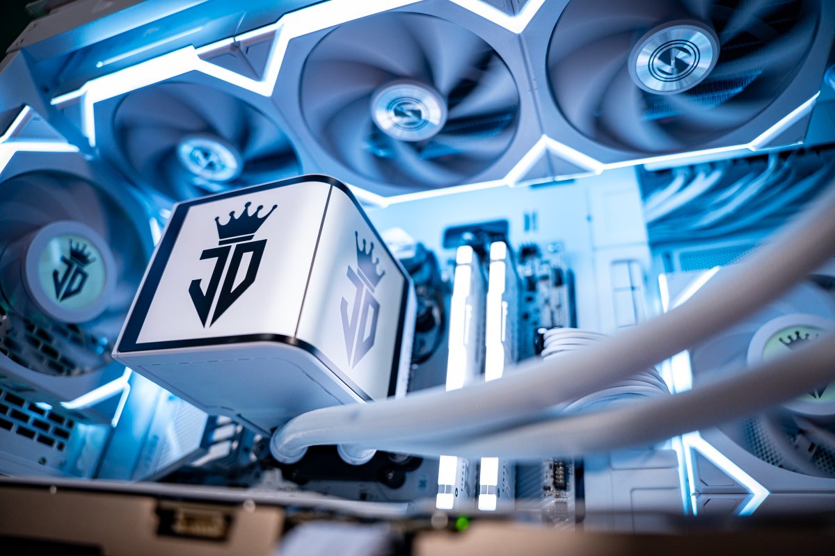 StinceBuilt.com Builder updates!

- Added @TryxZone Panorama ARGB coolers to our Luxe system. Go beyond everyday customization with Tryx!
- Added Radeon 9000 to all builders!
- Added RTX 5060 &amp; 5060Ti to Signature builders!

stincebuilt.com/builder