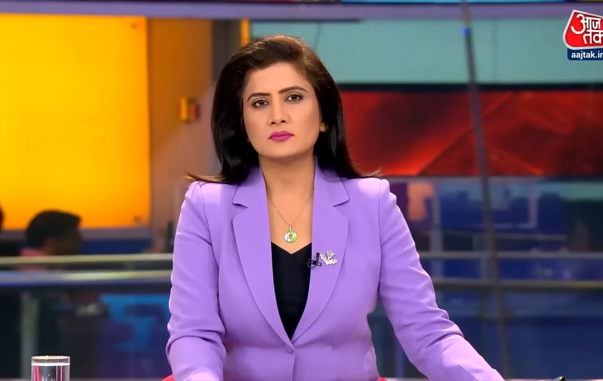 TARUNMI24's tweet photo. #Thursday
Purple perfection beauty mode 💜🧿💜
#purplelooks #purplelove #smile #anchorshoot #9BajGaye #lunchbreak #Khabardar #Shankhnaad #FavoriteForever #vishesh #thursdaymood #thursdayvibes @nehabatham03 Didi ji 🙏🏻 https://t.co/TlAbmj4NZX