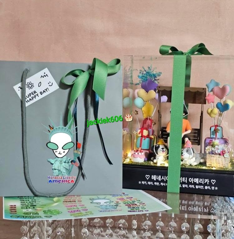 Jackiek606's tweet photo. 김현중님 생일 선물로 샀어요. 선물 회사에 원하는 걸 보냈는데 정말 예쁘게 만들어 주셨어요. 너무 예쁘고 섬세하고 완벽해서 눈물이 날 정도였어요. 김현중님이 이 선물을 좋아하셨으면 좋겠어요. 🥺👽 Thanks members w/💰 beautiful 🎁 #Henecia #KIMHYUNJOONG @khj_heneciatwt Thanks @giftorea https://t.co/LAdDKnoGS1