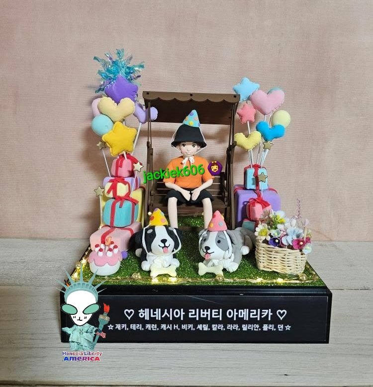 Jackiek606's tweet photo. 김현중님 생일 선물로 샀어요. 선물 회사에 원하는 걸 보냈는데 정말 예쁘게 만들어 주셨어요. 너무 예쁘고 섬세하고 완벽해서 눈물이 날 정도였어요. 김현중님이 이 선물을 좋아하셨으면 좋겠어요. 🥺👽 Thanks members w/💰 beautiful 🎁 #Henecia #KIMHYUNJOONG @khj_heneciatwt Thanks @giftorea https://t.co/LAdDKnoGS1