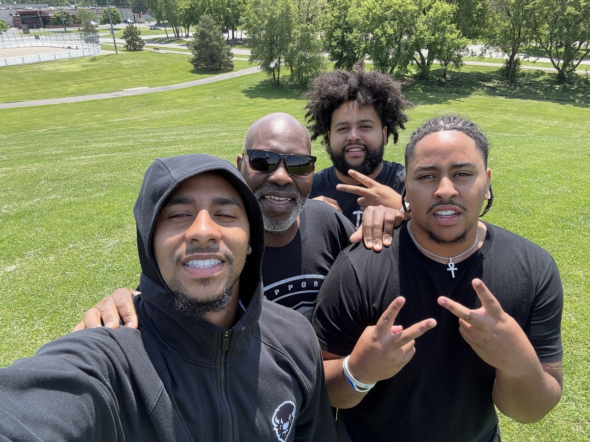 hill work with my dawgs 🤞🏽