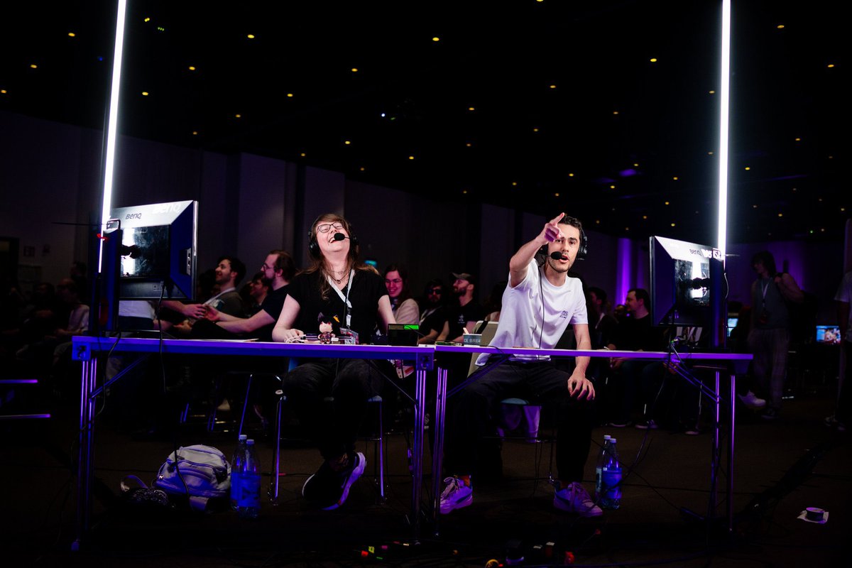 Headstomper tweet media