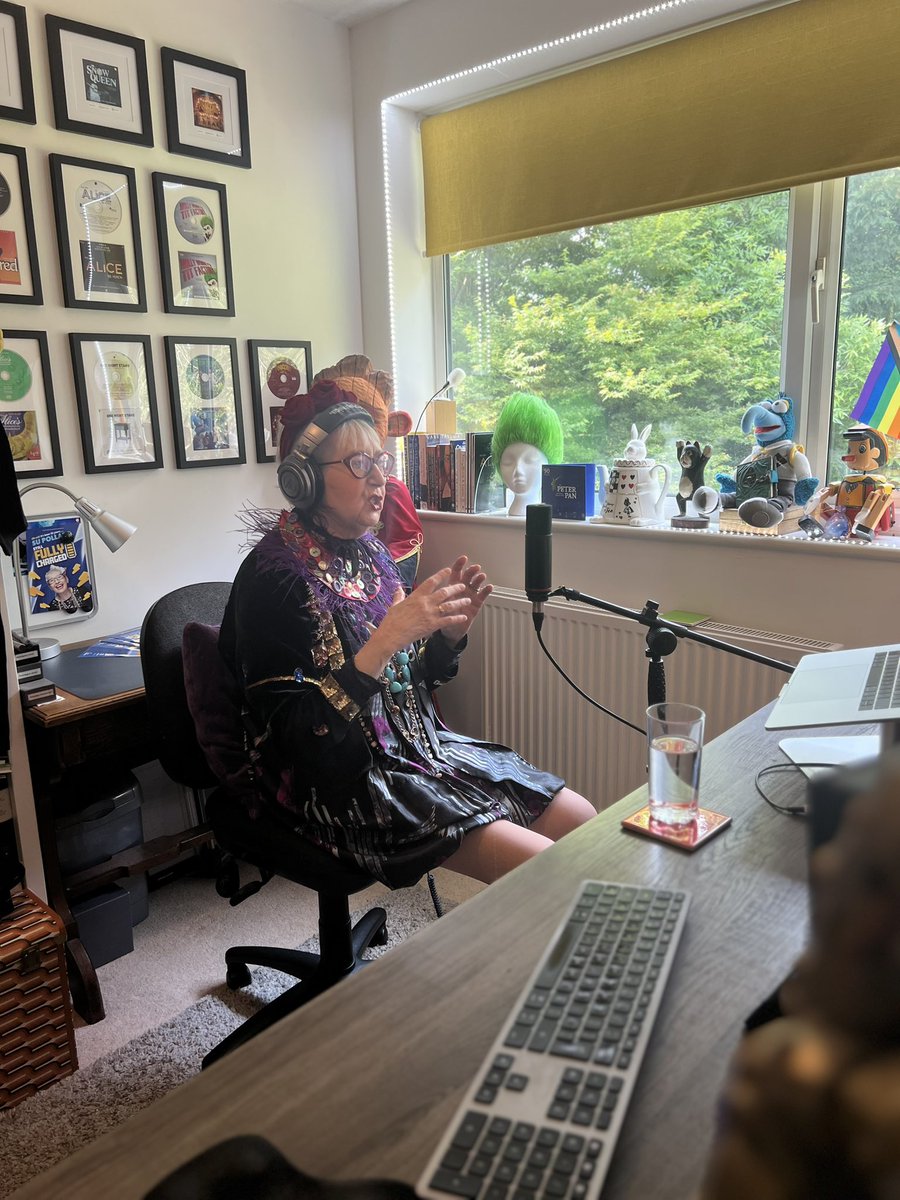 Su at pbm/Still Fully Charged HQ today recording an episode of the brilliant “These Three Things” podcast!  Check it out next month.

SuPollardLive.com