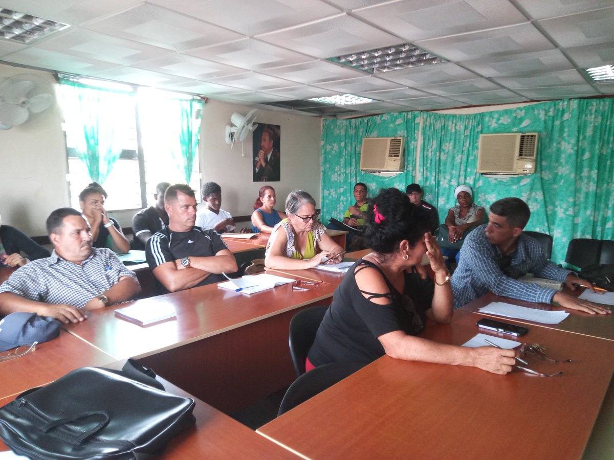 BeatrizP_R76's tweet photo. En la tarde de hoy se reúne la comisión de distribución y recreación evaluando temas como aseguramiento al verano .
#MiRincónQuerido
#CienfuegosXMásVictorias
#Verano2025 https://t.co/I7iecb4uwi