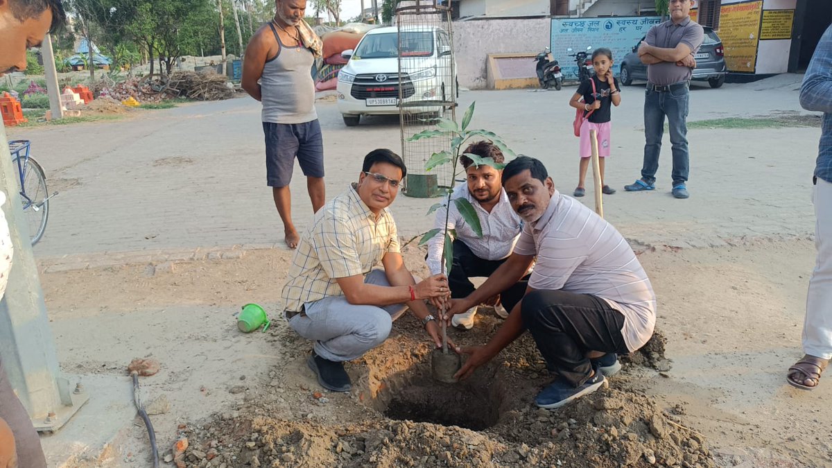Himanshu Shekhar Thakur(DD Gorakhpur) tweet media