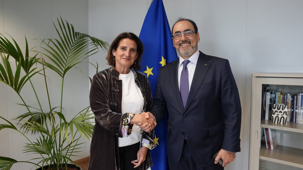 CAF (@agendacaf) on Twitter photo CAF y la <a href="/ComisionEuropea/">Comisión Europea en España</a> continúan trabajando juntos para fortalecer la inversión y el desarrollo sostenible en América Latina y el Caribe.
En una reunión entre el presidente ejecutivo de CAF, <a href="/sergiodigra/">Sergio DiazGranados</a>, y <a href="/Teresaribera/">Teresa Ribera</a>, vicepresidenta ejecutiva para una Transición Limpia, CAF y la <a href="/ComisionEuropea/">Comisión Europea en España</a> continúan trabajando juntos para fortalecer la inversión y el desarrollo sostenible en América Latina y el Caribe.
En una reunión entre el presidente ejecutivo de CAF, <a href="/sergiodigra/">Sergio DiazGranados</a>, y <a href="/Teresaribera/">Teresa Ribera</a>, vicepresidenta ejecutiva para una Transición Limpia,