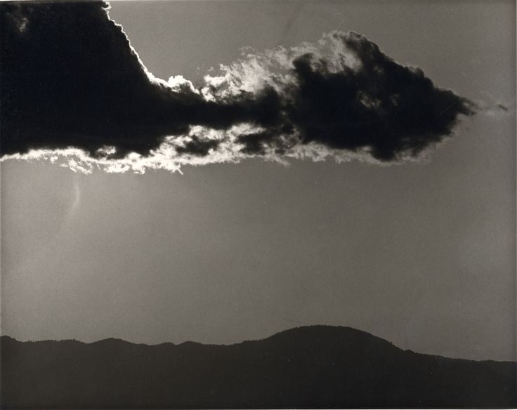 #BricioleDiPensieri
Apologia di Socrate...

&lt;&lt;Non è difficile evitare la morte; è molto più difficile evitare la malvagità, perché corre più veloce della morte&gt;&gt;.
#Platone 

#photo Ralph Steiner 
Horizontal Dark Cloud in Clear Sky