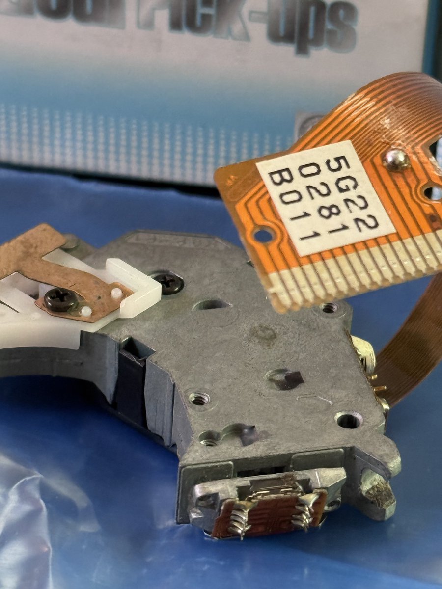pcenginefx's tweet image. If I’m not mistaken this is the optical pickup for the PC-FX *but*… it’s not just plug & play if I remember right? (Like it needed to be modded somehow?)