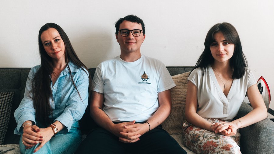 Weil viele Leute fragten: Ja, das Wilhelm Kachel Shirt ist ein absoluter Frauenmagnet. <a href="/VoxEuropaHerald/">Voxeuropa Herald</a> weiß wovon ich rede