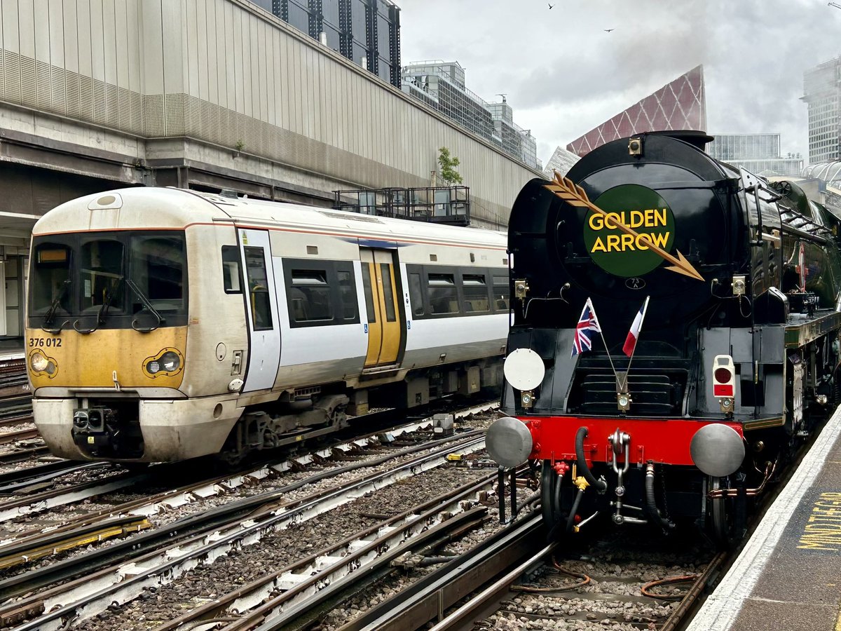 lukehouse313's tweet image. 35028 Clan Line &amp;amp; A SE 376 At London Victoria This Morning