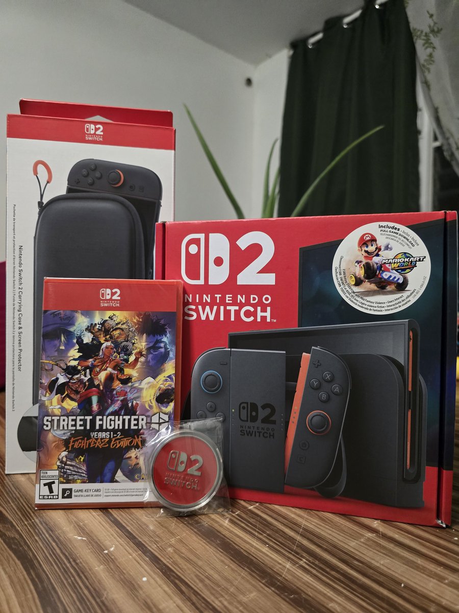Pros: Premium hardware feel, games look gorgeous (World, Violet, SF6, Yakuza 0), online feels more responsive.
Con: Battery Life.
