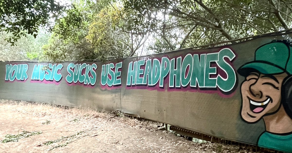 DavidCoggeshall's tweet image. I’m normally against graffiti on hiking trails, but this I can get behind.