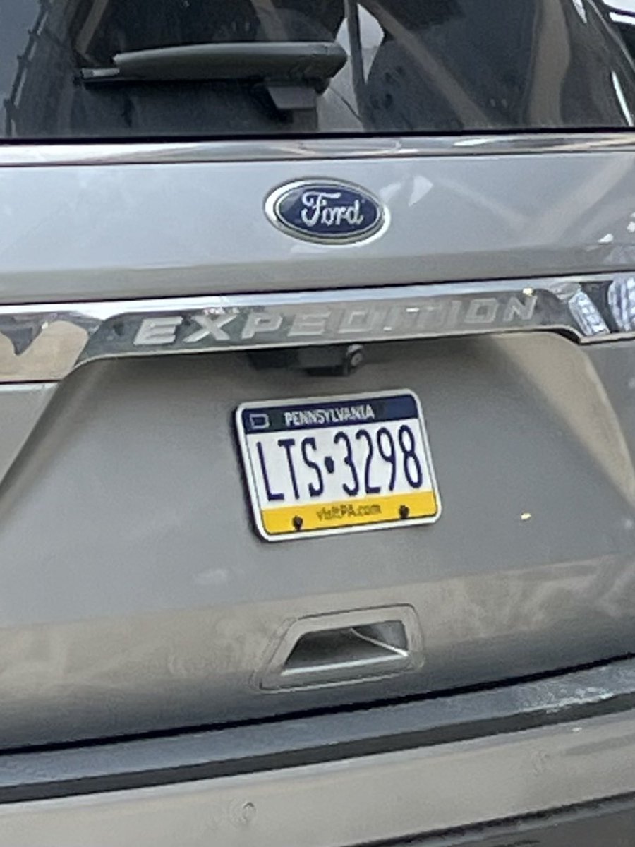 Tanishaevonne's tweet photo. 🚨ICE ALERT 🚨 

If you see this vehicle or these two individuals, they are ICE agents and they disappeared two individuals at the Pittsburgh Municipal Courthouse today after refusing to show their attorneys a warrant.

Reporting ICE is community safety. https://t.co/LscHTiq77K