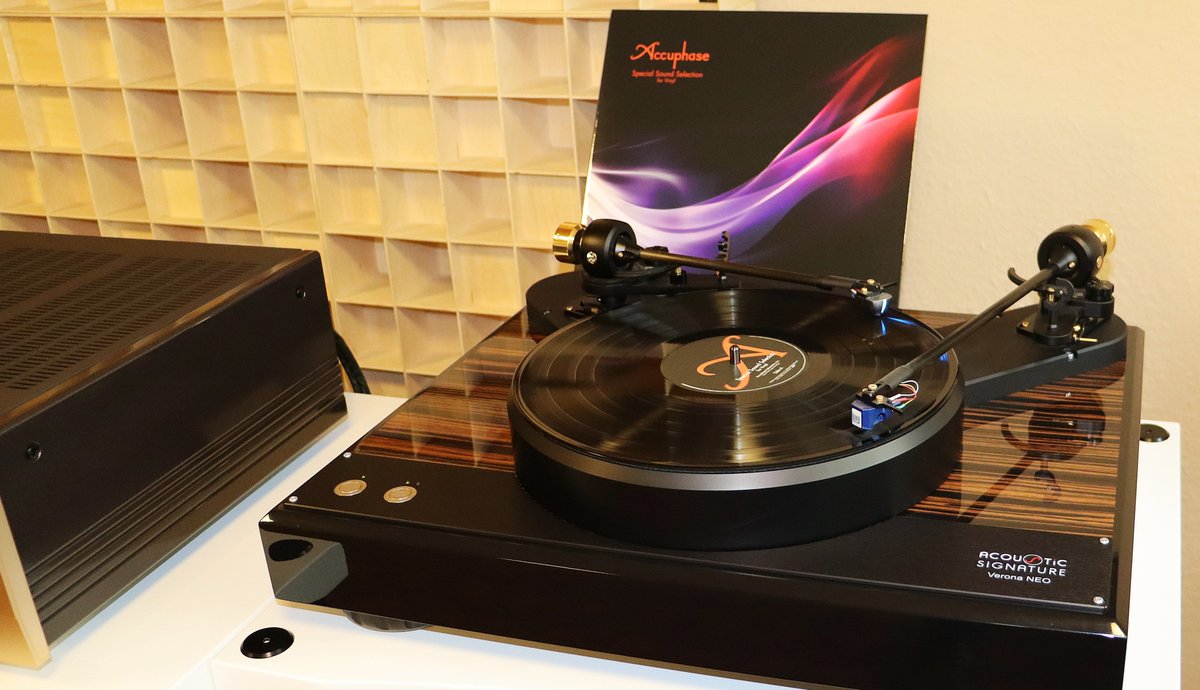 SystemReference's tweet image. Acoustic Signature Verona NEO
DS Audio DS 003 &amp;amp; Hana Umami Blue
High End Tonabnehmer im direkten Vergleich.