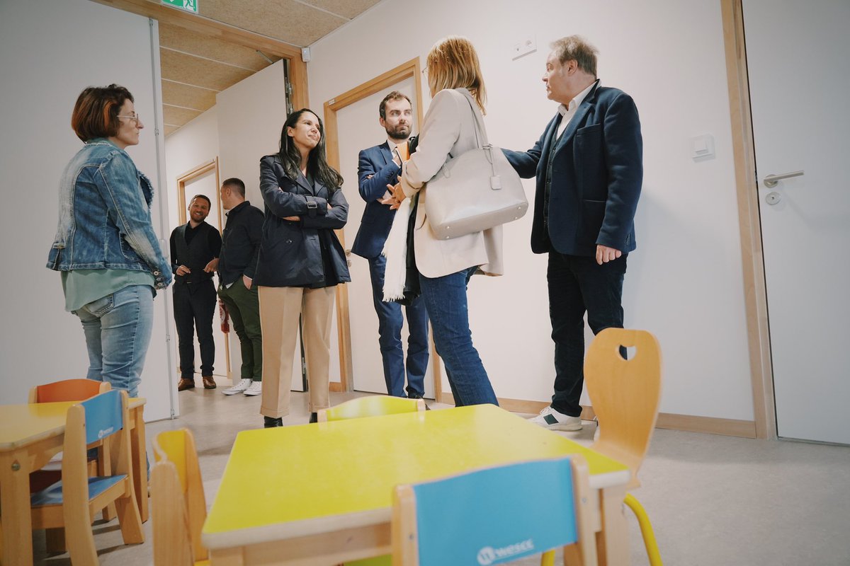 NaimaMoutchou's tweet image. 📚L’école qui tient ses promesses change des vies.
Au Pôle éducatif Gisèle Halimi à Valenciennes, c’est la promesse républicaine qui s’exprime: un tremplin et un repère pour les enfants des classes populaires, un accompagnement au plus près des parents.
Merci à @LauDegallaix,…