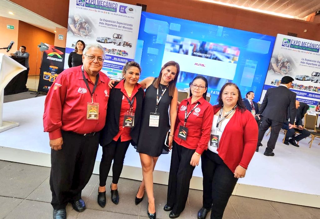 pattygmiranda's tweet photo. Estuve presente, junto con el Director General de los Centros de Capacitaciónpara el Trabajo @gonzalo_espina en la inauguración de la #ExpoMecánico #Automotriz🚗 Internacional con todo este sector, #Andellac #Roshfrans #ACDelco #KG, #Bridgestone, #SYD, #Arra, #Autel #Fram, #MercadoLibre, #AutoLite y más empresas de este gremio. Seguiremos capacitando a los trabajadores de este Corredor Industrial, porque sabemos que la #Educación es el #Corazón de la #Transformación.
#TalentoCECATI #Guanajuato #Querétaro