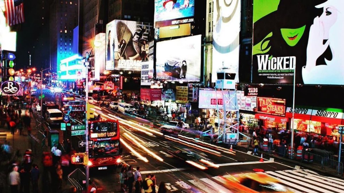 ILMairport's tweet photo. Big Apple access without the big airport stress. ๐๐ฝ๐ Fly nonstop to @LIMacArthur on @AveloAir (now) or @BreezeAirways (starting 10/2)!
Easy in, easy outโand just a quick train ride to NYC. Beaches, bagels, Broadway? Yes, please! ๐๏ธ๐ฅฏ๐ญ #FlyILM
๐ธ @I_LOVE_NY https://t.co/rKz1AsLQ7o