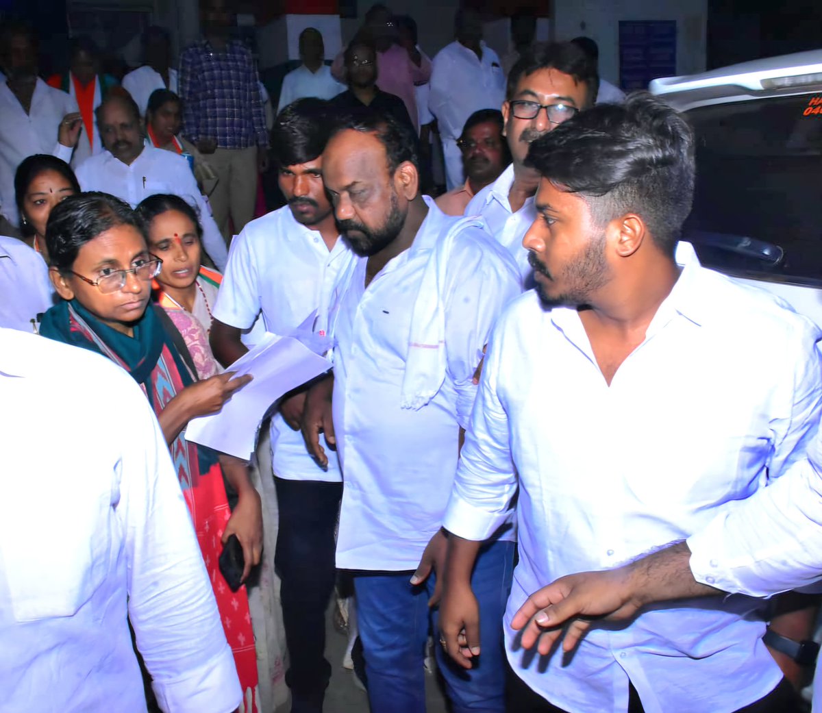 ఏఐసిసి జనరల్ సెక్రెటరీ, తెలంగాణ రాష్ట్ర కాంగ్రెస్ పార్టీ ఇన్చార్జ్ మీనాక్షి నటరాజన్ గారిని నేడు (05-06-2025) హైదరాబాద్ గాంధీ భవన్ లో మర్యాదపూర్వకంగా కలిసిన మొహమ్మద్ రహమతుల్లా.

#MeenakshiNatarajan