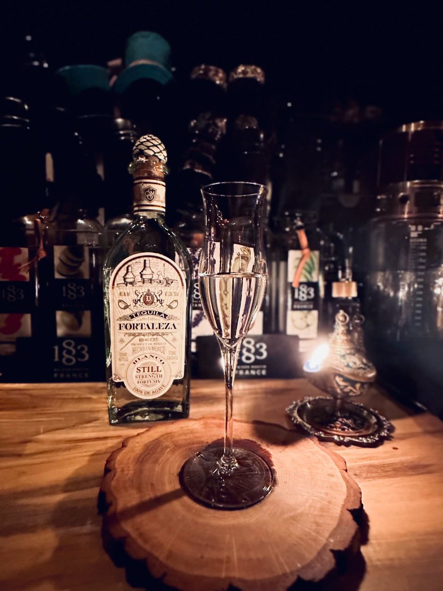 junchan117's tweet photo. 今日もいい飲みでした🥂

#テキーラ #Tequila #小岩 #CocktailBarRaven #WunderBarArs #酔っ手羽 #レアンドロ https://t.co/TyZD83FaOg