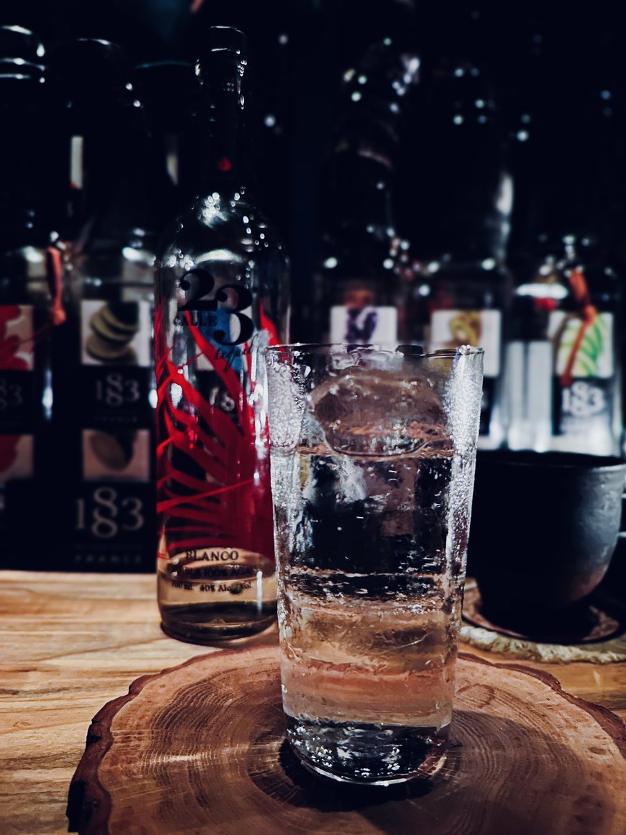 junchan117's tweet photo. 今日もいい飲みでした🥂

#テキーラ #Tequila #小岩 #CocktailBarRaven #WunderBarArs #酔っ手羽 #レアンドロ https://t.co/TyZD83FaOg