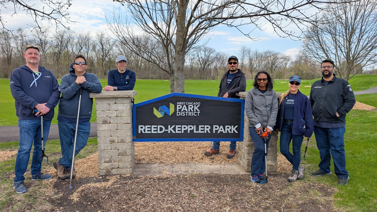 ComEd's tweet image. This #WorldEnvironmentDay, we’re highlighting 60 of our ComEd volunteers who got together to clean up and beautify four different sections of the Illinois prairie path. 🌳🧹 On #EarthDay our volunteers set out to clean and clear 60+ miles of prairie path at four different