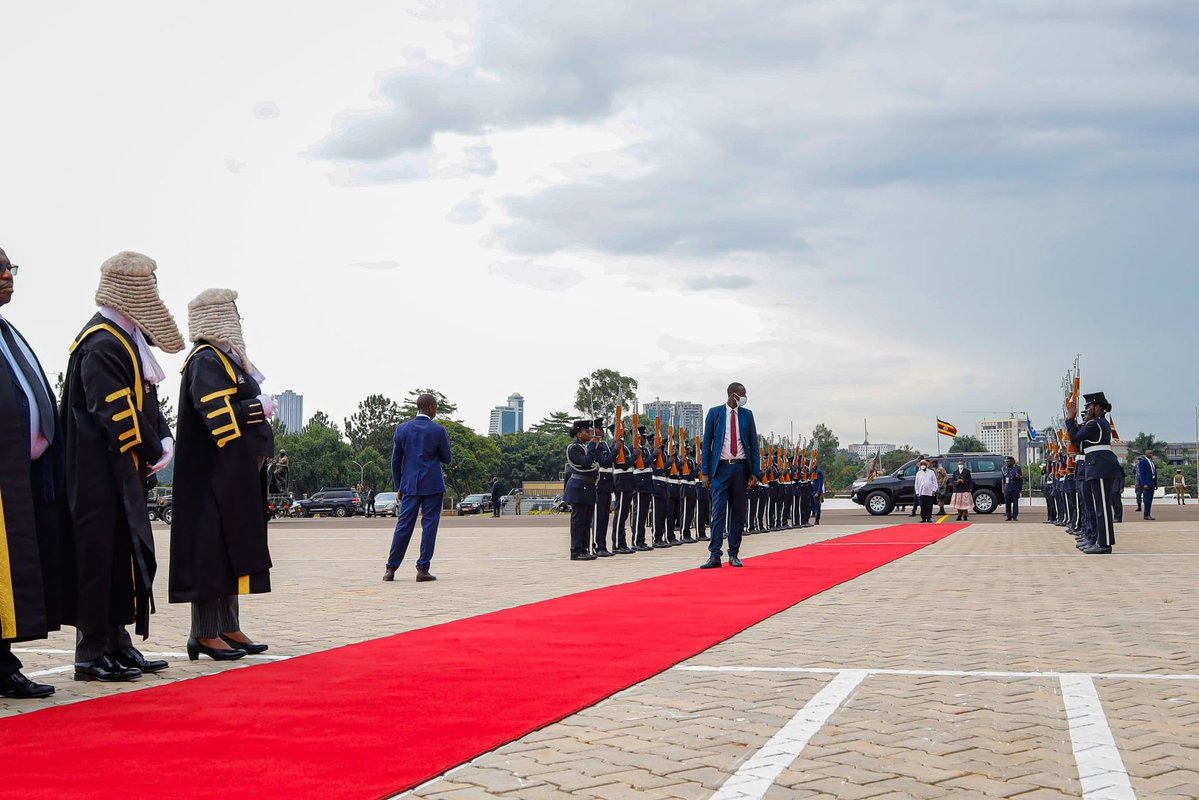 Government Citizen Interaction Centre (@gcicuganda) on Twitter photo ๐๐ซ๐ซ๐ข๐ ๐๐ญ๐ข๐จ๐ง ๐๐ง๐๐ซ๐๐ฌ๐ญ๐ซ๐ฎ๐๐ญ๐ฎ๐ซ๐
โ
Irrigated land has grown to 23,000 hectares, but Uganda has a potential of 3 million hectares.
โ
92 solar-powered irrigation schemes have been completed, benefiting over 110,000 farmers and boosting yield to 3,600 tons per ๐๐ซ๐ซ๐ข๐ ๐๐ญ๐ข๐จ๐ง ๐๐ง๐๐ซ๐๐ฌ๐ญ๐ซ๐ฎ๐๐ญ๐ฎ๐ซ๐
โ
Irrigated land has grown to 23,000 hectares, but Uganda has a potential of 3 million hectares.
โ
92 solar-powered irrigation schemes have been completed, benefiting over 110,000 farmers and boosting yield to 3,600 tons per