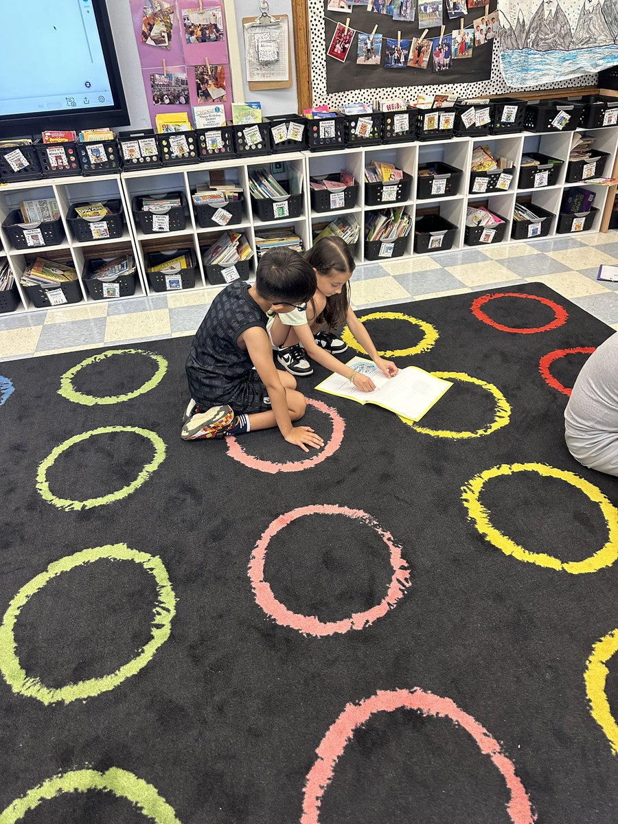 Students in Ms. Muscatelli &amp; Ms. McKenna’s class are preparing to host their Habitat Fair this afternoon! They are perfecting their presentations! #ewlearns #ewlinguists <a href="/NorthSideEW/">North Side School</a> 
<a href="/EastWillistonSD/">East Williston UFSD</a>