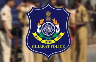 SamirParmar1947's tweet photo. ગુજરાત પોલીસની નવી પહેલ GP-SMASH! 🚨
સોશિયલ મીડિયા દ્વારા નાગરિકોની ફરિયાદો ગણતરીના કલાકોમાં ઉકેલાશે.
3 મહિનામાં 335 ફરિયાદોમાંથી 310નો નિકાલ!
@GujaratPolice પર ટેગ કરો અને સમસ્યા શેર કરો.
24*7 ડેડિકેટેડ ટીમ તમારી સાથે!
#GPSMASH #GujaratPolice #Gujarat #ગુજરાત https://t.co/VW7cS3IKJZ