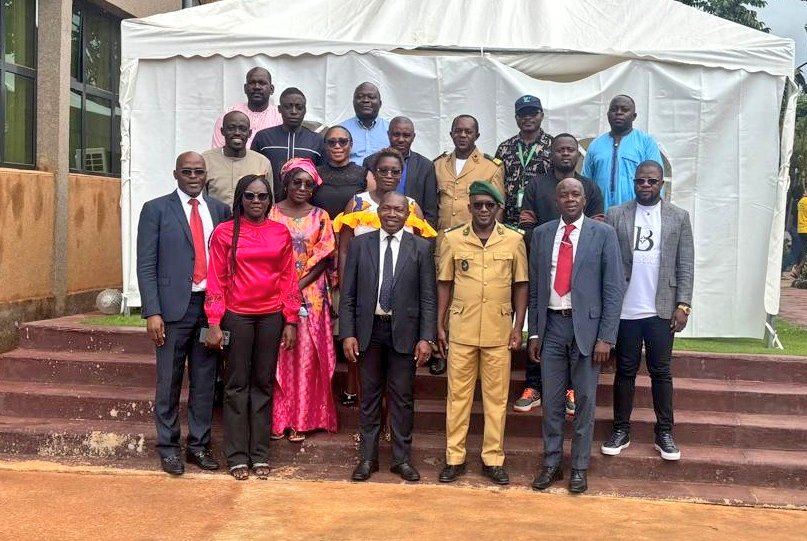 Le Programme Zoonoses a pris part du 03 au 04 juin 2025 à Soa, à l'atelier de finalisation et de validation du mécanisme du Système de Suivi de la viande de brousse en Afrique Centrale (SYVBAC).
Ledit atelier était organisé par TRAFFIC