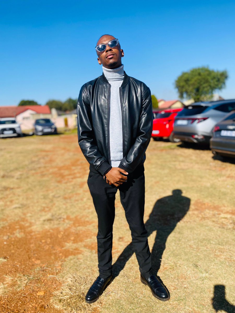 Be happy 
#HappyThursday