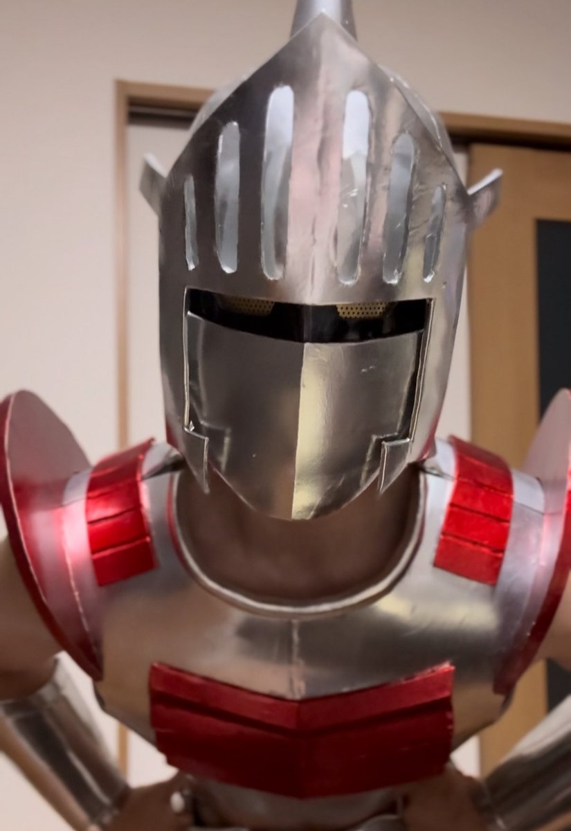 先日パンツ作った後に動画撮ってみたんだけど、ちゃんとロビンがカメラ覗き込んでて笑った

#キン肉マン