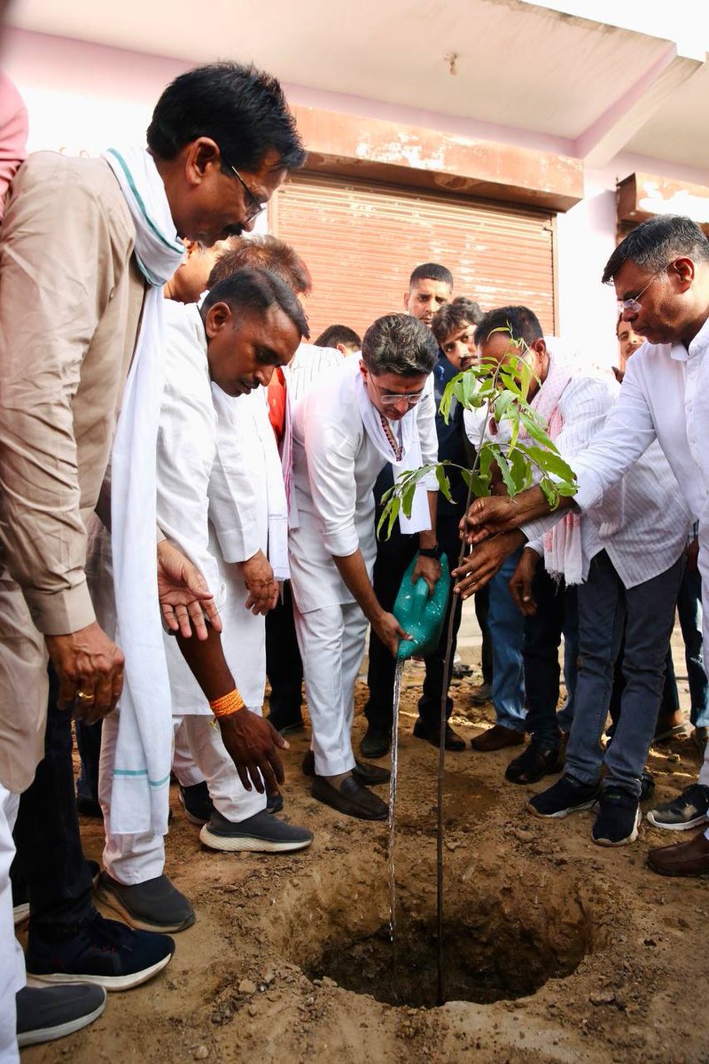 🌳स्वच्छ पर्यावरण के लिए वृक्ष लगाओ 🌳
विश्व पर्यावरण दिवस के उपलक्ष्य में वृक्षारोपण किया।

📍टोंक