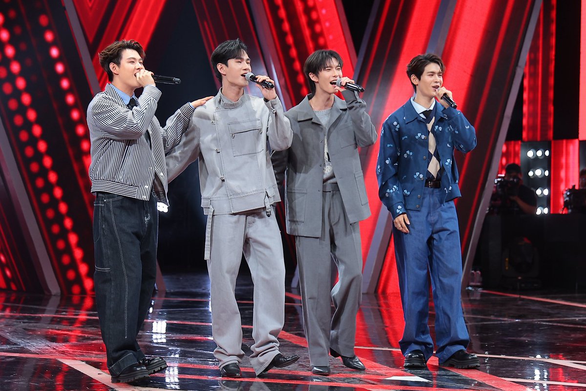 ppoohkt's tweet photo. Behind the wall🤭
#TheWallSongxPoohPavel
#ร้องข้ามกำแพง https://t.co/y3OFPa2fbQ