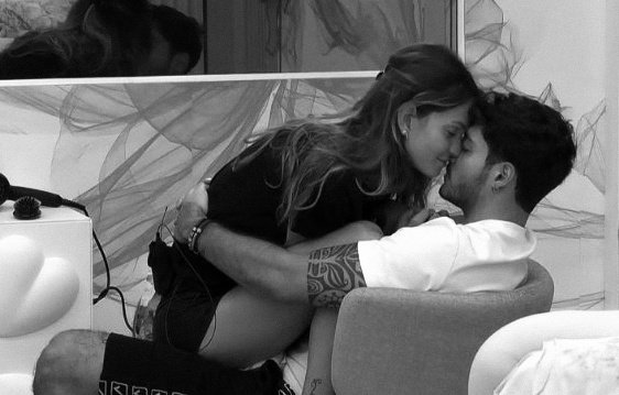 fianco a fianco ma sempre insieme
🤍 
#helevier