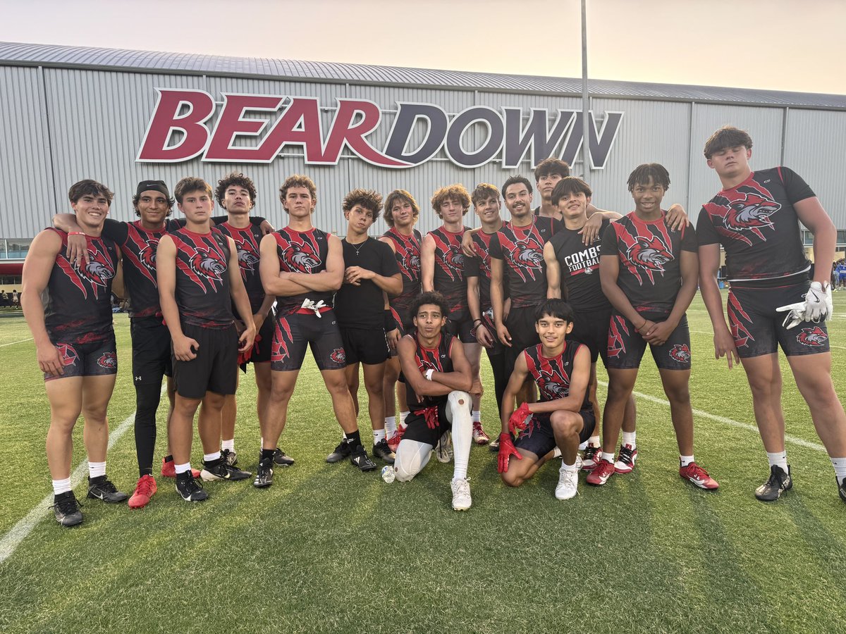 CombsFTBL's tweet image. A big thank you to @ArizonaFBall and @CoachBrennan for hosting us last night #BearDown