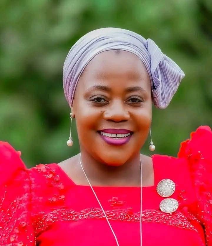 BekarSebat51443's tweet photo. Guno gunemye okusala, naye gwe olowooza ani anawangura card yafe era ani asanide okuja kubwa Kampala woman Mp🤷‍♂️ https://t.co/SKzSCDJFgg