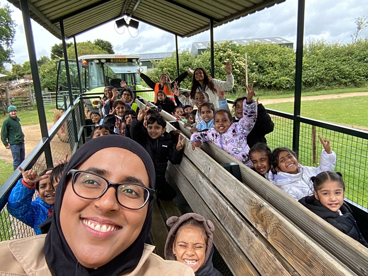 AbbeyMead_TMET's tweet image. FOL/SS had the BEST day ever at Windmill Farm Park, the rain did not stop our fun! 🚜 🐑 #EYFS #UTW #enrichment