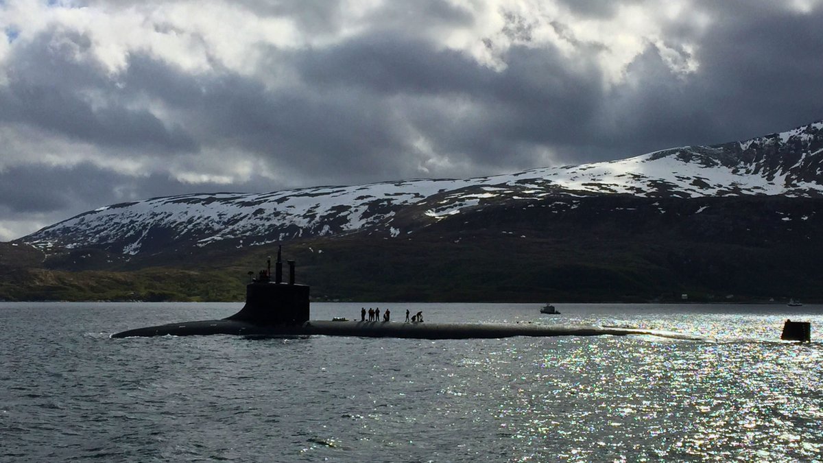 10 years ago today: USS Seawolf (SSN 21) off the coast of Tromsø, Norway for PERSTRANS 
Cαʋҽ Lυρυɱ 🐺