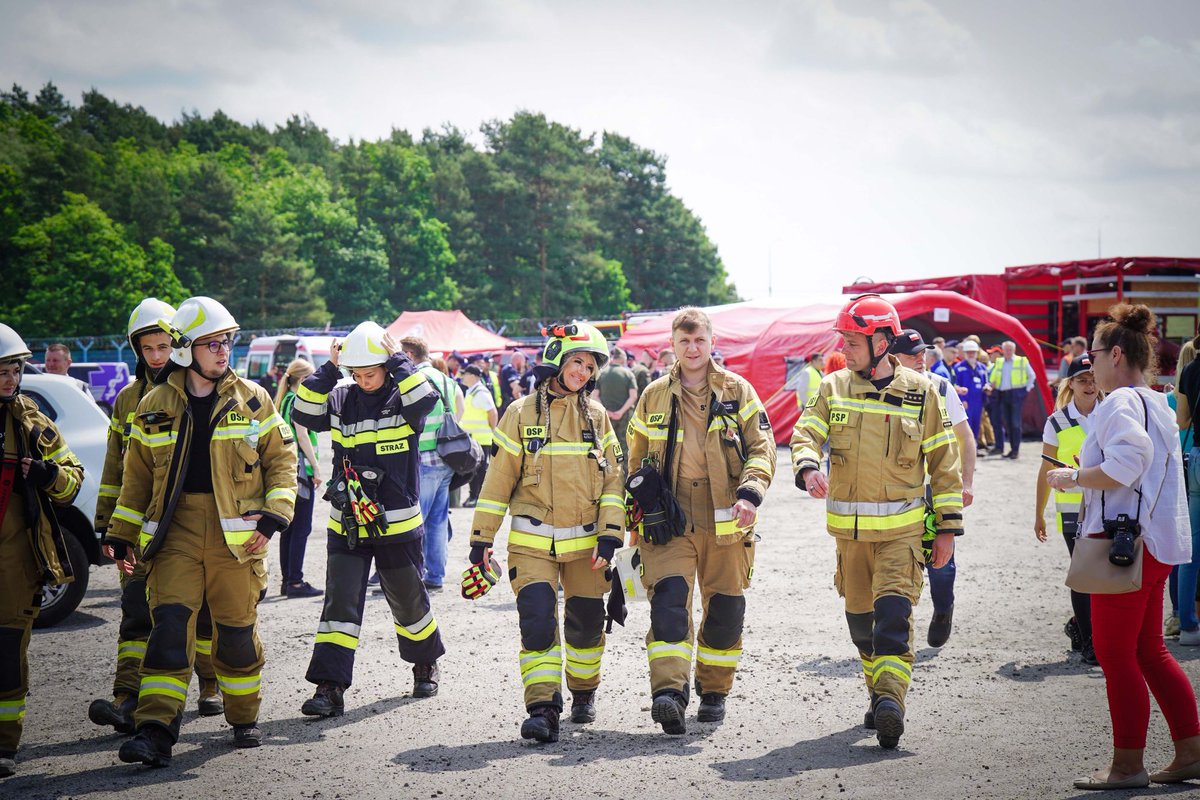 🚒👩‍🚒🚔👮‍♂️To były pierwsze w #Rybnik, przeprowadzone na tak imponującą skalę, ćwiczenia służb z zakresu zarządzania kryzysowego i ochrony ludności Miasta Rybnika. Odbywały się pod kryptonimem "ZAPORA 2025"🚒👩‍🚒🚔👮‍♂️

👉rybnik.eu/dla-mieszkanco…👉
