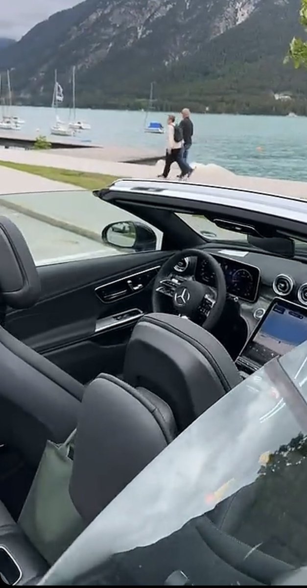 الأخ العزيز راشد المناعي يعيش الأن أجواء جميلة في تيرول في النمسا 
الف الحمد لله على السلامة صديقي العزيز
<a href="/Rmannai/">راشـِـد المنّاعــيْ |🇶🇦</a>