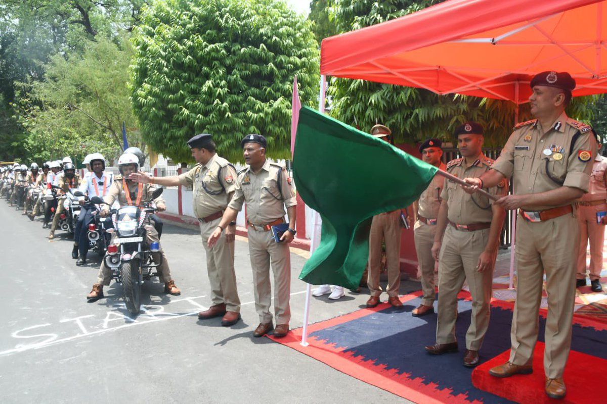 KamleshDixitIps's tweet image. #SafeLucknow #TrafficReform #SmartCity 
@lucknowtraffic @uptrafficpolice