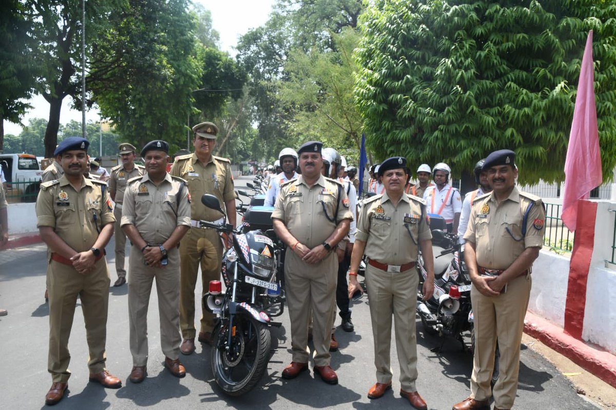KamleshDixitIps's tweet image. #SafeLucknow #TrafficReform #SmartCity 
@lucknowtraffic @uptrafficpolice
