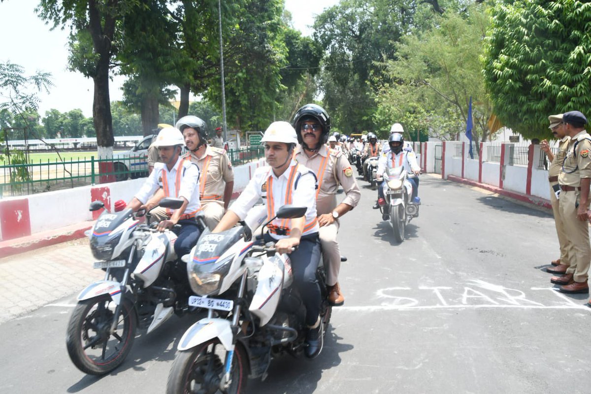 KamleshDixitIps's tweet image. #SafeLucknow #TrafficReform #SmartCity 
@lucknowtraffic @uptrafficpolice
