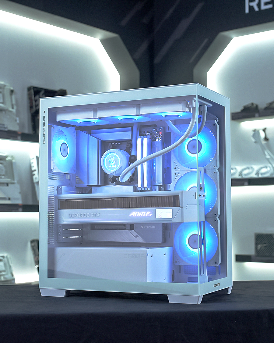 [Werbung]

✨ Foto aus der COMPUTEX 2025: Unser STEALTH ICE Build 🧊 in voller Pracht.

Clean, stark und ready für dein Setup.
Mit rückseitigen Anschlüssen für ein rundum aufgeräumtes Design.

🔥 Die STEALTH ICE Series:
🧊 🧠 AMD X870 &amp; B850 Mainboards
🧊 🎮 GeForce RTX 5090