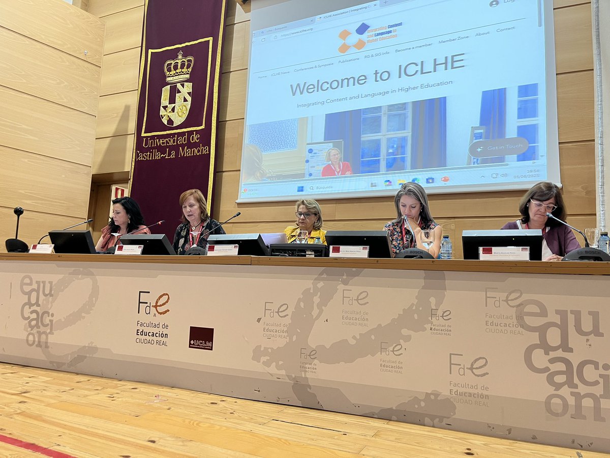 Lucas Baeyens (@lucasbaeyens) on Twitter photo Un panel de auténtico lujo para la mesa redonda <a href="/ICLHE_Spain/">ICLHE RG Spain</a>
- Emma Dafouz (<a href="/EDafouz/">Emma Dafouz</a>)
- Inmaculada Fortanet (<a href="/FortanetGomez/">Inmaculada Fortanet Gómez</a> )
- Mª del Mar Sánchez-Pérez
- Marta Aguilar-Pérez (<a href="/MartaAguilarP/">Marta Aguilar</a>)
Con la directora del simposio Esther Nieto (<a href="/EstherN38075500/">Esther Nieto</a>) como moderadora. Un panel de auténtico lujo para la mesa redonda <a href="/ICLHE_Spain/">ICLHE RG Spain</a>
- Emma Dafouz (<a href="/EDafouz/">Emma Dafouz</a>)
- Inmaculada Fortanet (<a href="/FortanetGomez/">Inmaculada Fortanet Gómez</a> )
- Mª del Mar Sánchez-Pérez
- Marta Aguilar-Pérez (<a href="/MartaAguilarP/">Marta Aguilar</a>)
Con la directora del simposio Esther Nieto (<a href="/EstherN38075500/">Esther Nieto</a>) como moderadora.