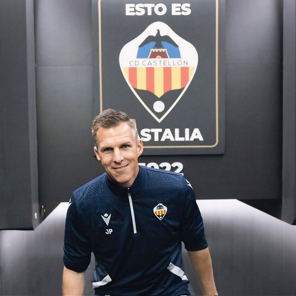 La Barbería Albinegra (@lalbinegra) on Twitter photo 📢Afición!!
Esta noche en el último programa de la temporada tendremos un invitado de lujo: el entrenador del <a href="/CDCastellon/">CD Castellón</a> Johan Plat.
Analizaremos con el mister toda la actualidad del equipo, resumen de la temporada, próxima campaña, fichajes…
A las 21:30h en <a href="/TVCS_/">Televisió de Castelló</a>!
#PPO 📢Afición!!
Esta noche en el último programa de la temporada tendremos un invitado de lujo: el entrenador del <a href="/CDCastellon/">CD Castellón</a> Johan Plat.
Analizaremos con el mister toda la actualidad del equipo, resumen de la temporada, próxima campaña, fichajes…
A las 21:30h en <a href="/TVCS_/">Televisió de Castelló</a>!
#PPO