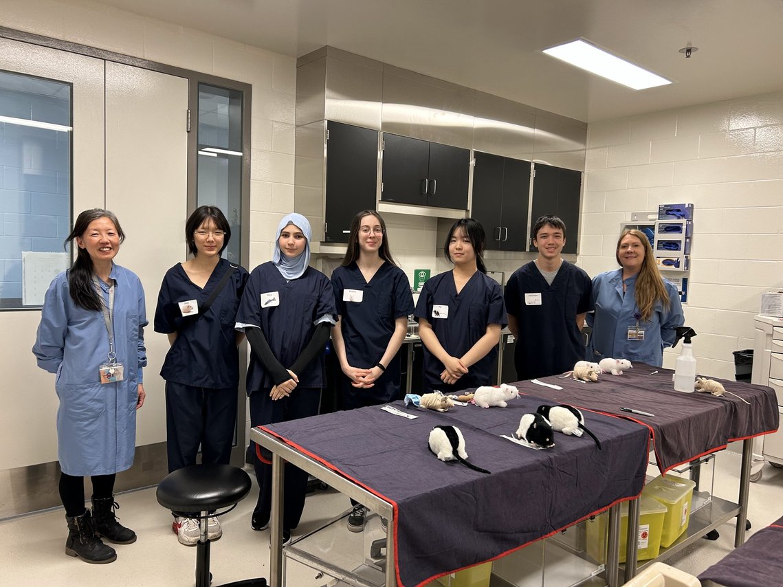 Research Institute of the MUHC (The Institute) (@rimuhc1) on Twitter photo High school students explored careers in research during a one-day visit at The Institute as part of JeunesExplorateurs d’un jour. They learned about Animal Health Technicians’ vital role in science & animal well-being. <a href="/JeunesExplo/">JeunesExplo - Stages d'un jour</a>
🔗 rimuhc.ca/en/-/behind-th… High school students explored careers in research during a one-day visit at The Institute as part of JeunesExplorateurs d’un jour. They learned about Animal Health Technicians’ vital role in science & animal well-being. <a href="/JeunesExplo/">JeunesExplo - Stages d'un jour</a>
🔗 rimuhc.ca/en/-/behind-th…