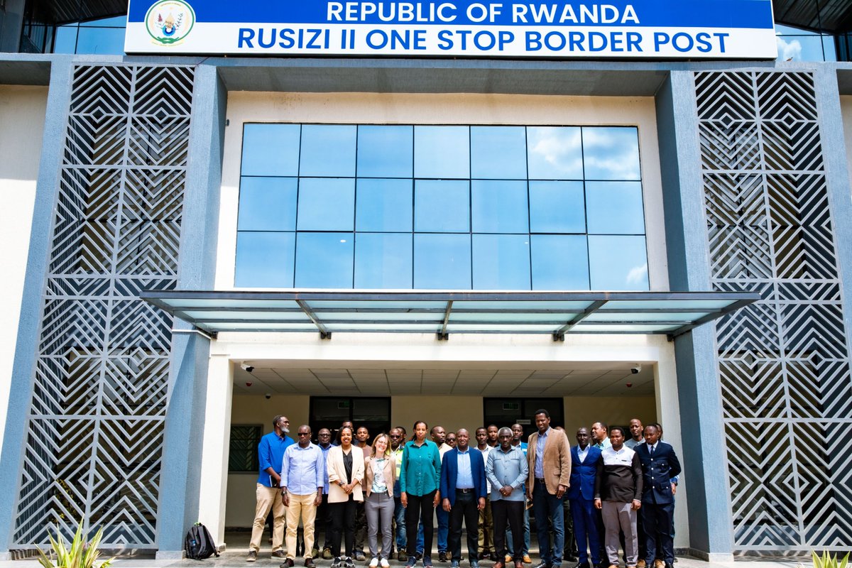 Rwandamigration's tweet image. The newly completed Rusizi II OSBP will boost cross-border socio-economic activities between 🇷🇼and the 🇨🇩. The introduction of e-gate services will expedite clearance processes, significantly reducing wait times for travelers using passports, laissez-passer, or national ID cards.