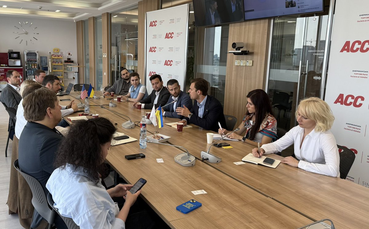 AmCham Ukraine 🇺🇦 (@chamberukraine) on Twitter photo We were delighted to host <a href="/razomforukraine/">Razom for Ukraine 🇺🇸🤝🇺🇦</a> Advocacy team from Washington in our offices in Kyiv. We focus our discussion on opportunities for forward-looking investors in Ukraine, challenges companies confront, and ways to strengthen advocacy efforts on both sides of the Atlantic We were delighted to host <a href="/razomforukraine/">Razom for Ukraine 🇺🇸🤝🇺🇦</a> Advocacy team from Washington in our offices in Kyiv. We focus our discussion on opportunities for forward-looking investors in Ukraine, challenges companies confront, and ways to strengthen advocacy efforts on both sides of the Atlantic