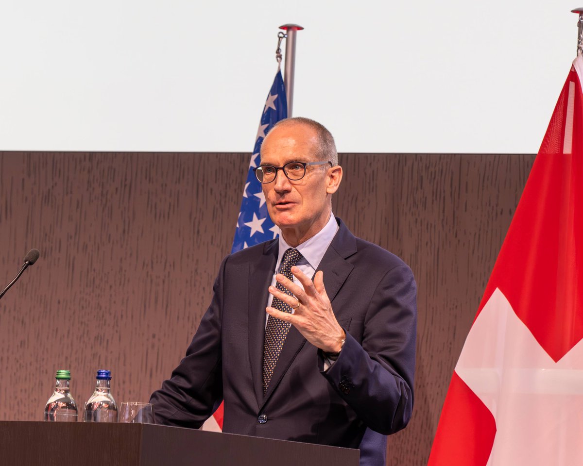 SwissAmbUSA's tweet image. What a pleasure to take part in the @AmSwissFound Annual Leadership Summit @SwissRe Centre for Global Dialogue as a former Young Leader, and to celebrate the strong & enduring ties between our countries. Thank you @AmSwissFound, for your impact and critical role in🇨🇭🇺🇸 relations.